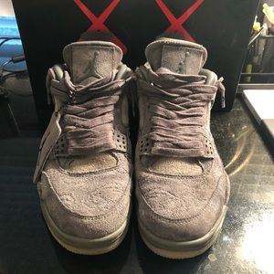 Kaws Jordan 4